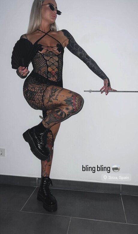 Carina mthrfckr xxx erotische bild