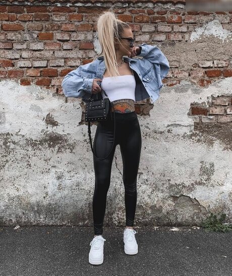 Carina mthrfckr Bilder