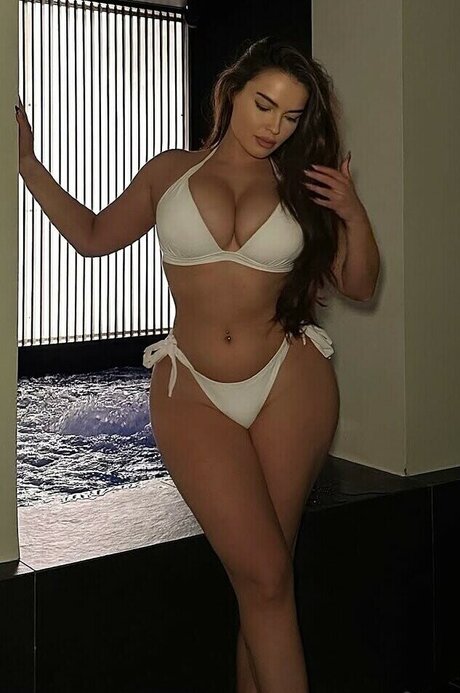 Emilia Emjeni erotische nackten bilder