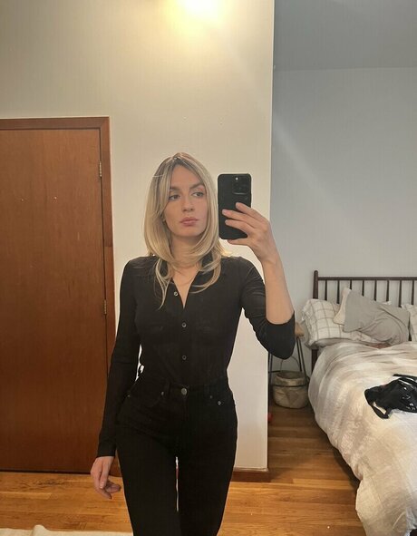 Anna Khachiyan top nackt bilder