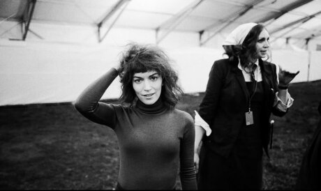 Britt Lower erwachsene top bilder