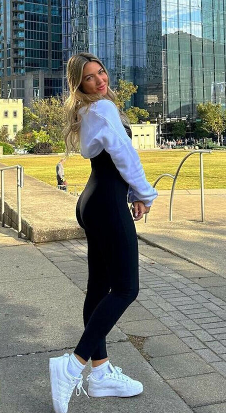 cierrabrickley erotische freie bilder