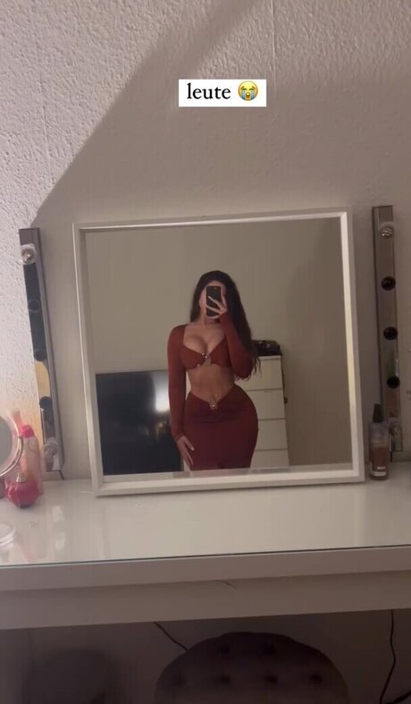 Lya Aylin sexy nackt foto