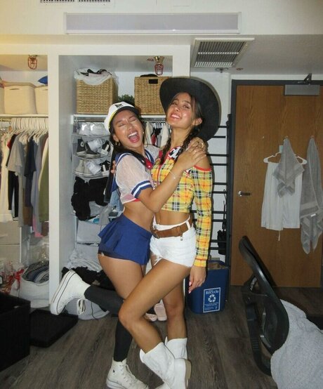 Lauren Avelina top nackte fotos