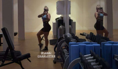 Lara Charlottee erwachsene schöne bilder