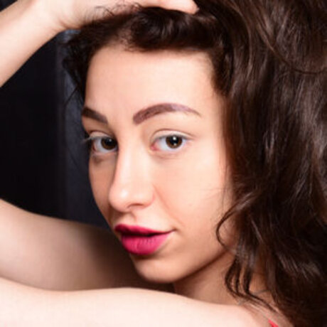 Amira Wirth erotische schöne galerie