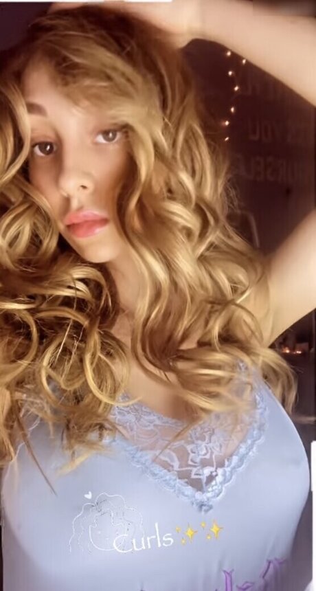 Amira Wirth model schöne foto