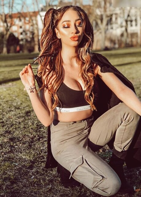 Amira Wirth schauspielerin heiße foto