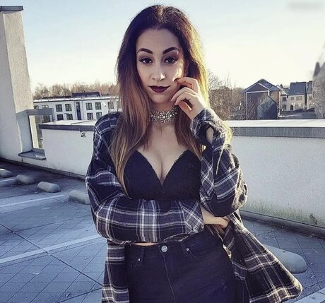 Amira Wirth perfekte sexy foto