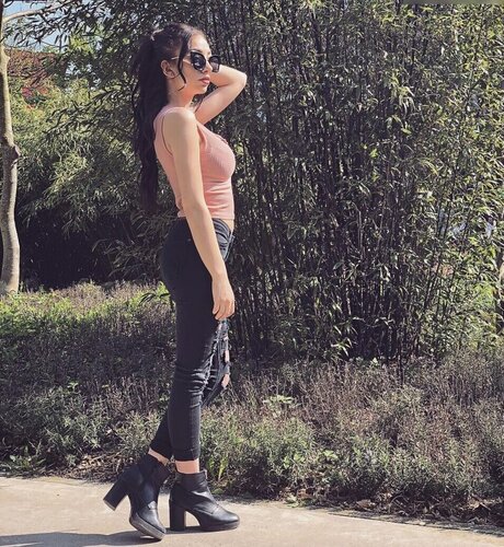 Amira Wirth top perfekte galerie