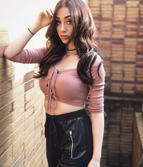 Amira Wirth erwachsene exklusive foto