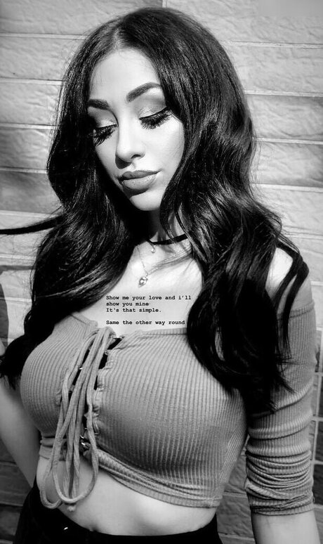 Amira Wirth exklusive schöne foto