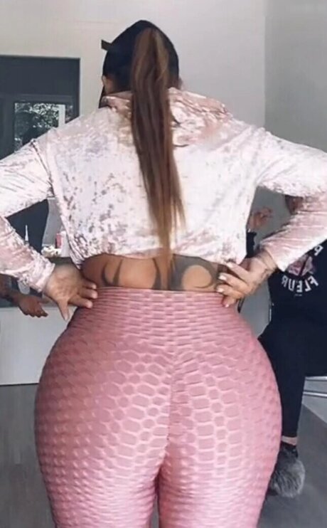 vollbusige teen-onlyfans exklusive xxx foto