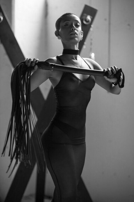 Honnete Bas nackt kostenlose bilder