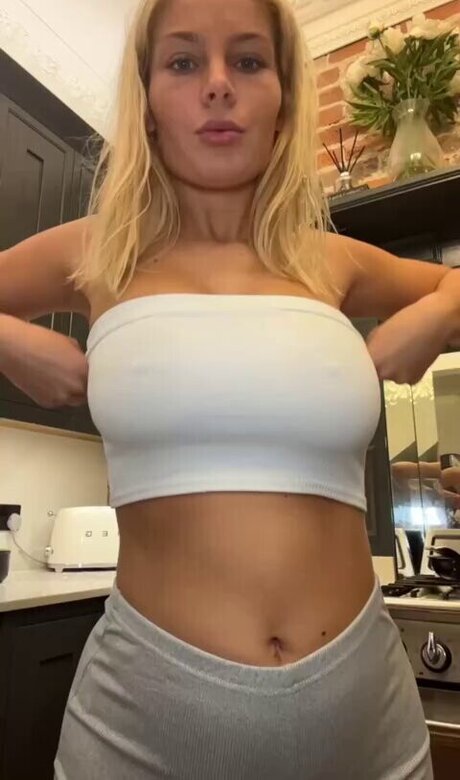 ThatYoungBlonde exklusive top foto