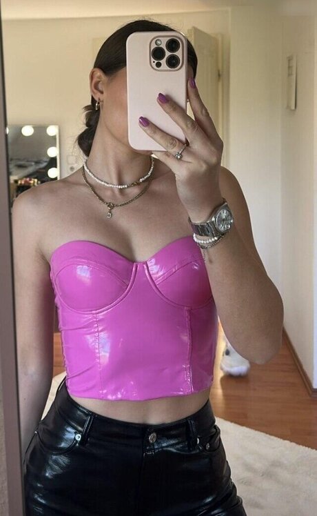 Chanel Silberberg xxx porno bild