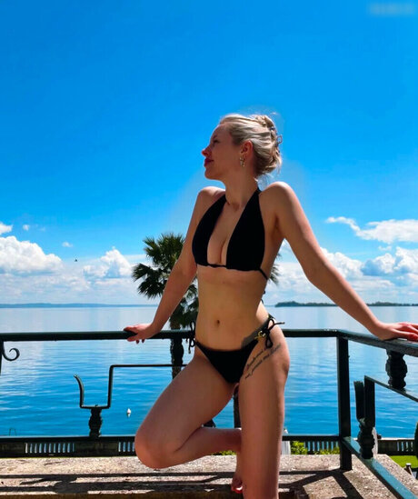 Julia Nageler hübsche schöne fotos