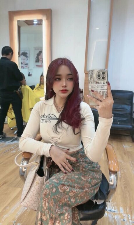 Olivea Hadid akt fotos