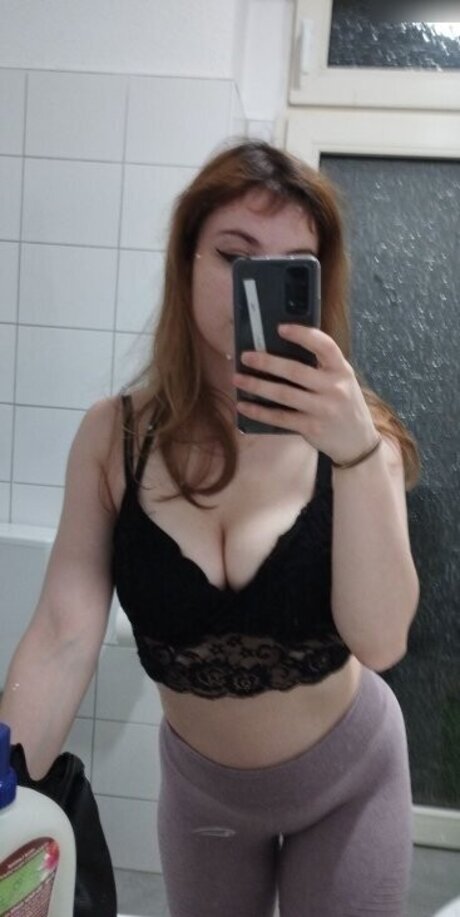 eAngi02 exklusive nackten bild