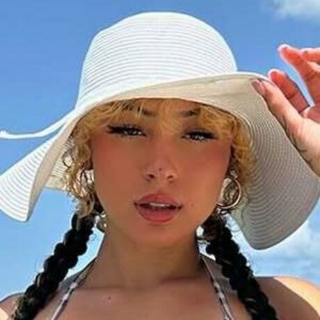 Lizziefreakz hd akt foto