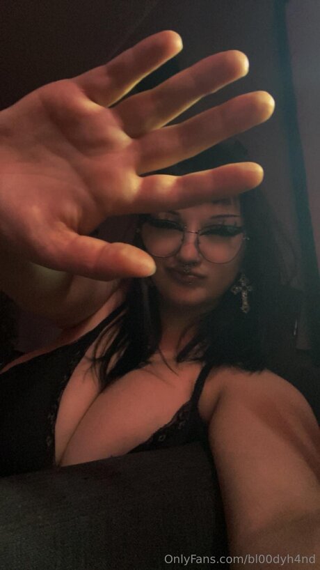 bl00dyh4nd pornostar perfekte fotos