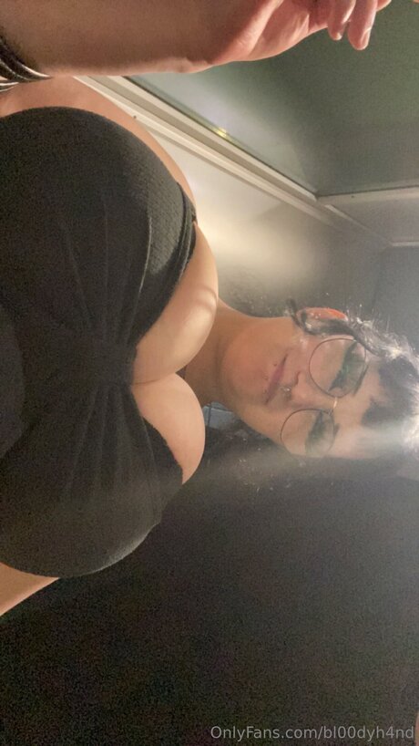 bl00dyh4nd kostenlose heiße fotos