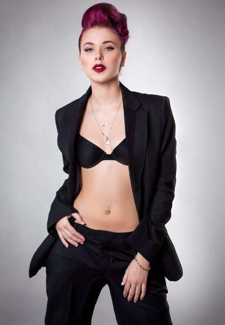 Anastasia Ashera freie exklusive galerie