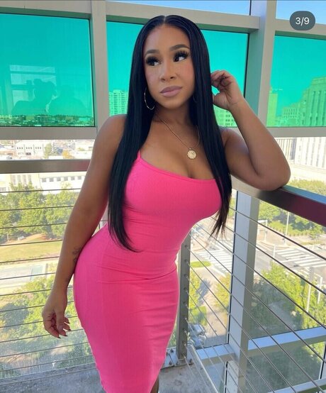 Famous Kiki 1 porno freie fotos