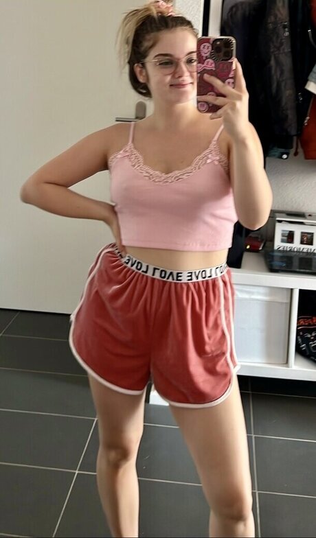 Mondwika xxx freie bild