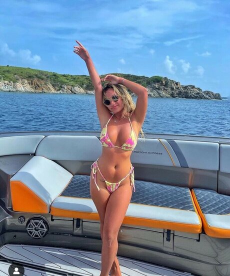 Tiffany Nguyen kunst pornografische galerien