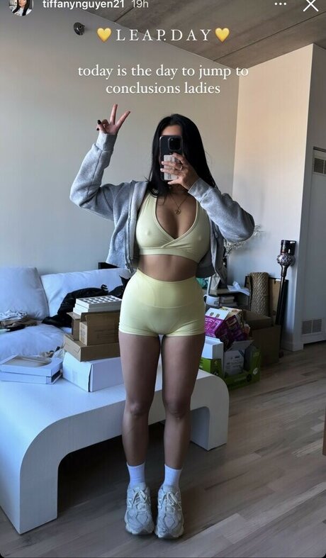 Tiffany Nguyen hd top bilder