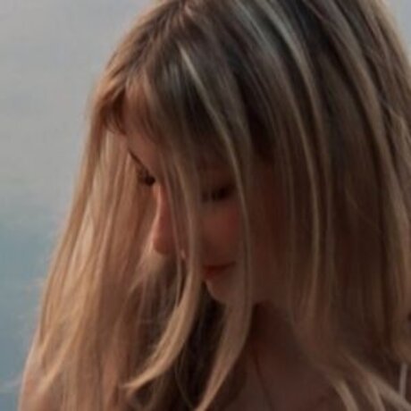 Jxsi bee ares nackten foto