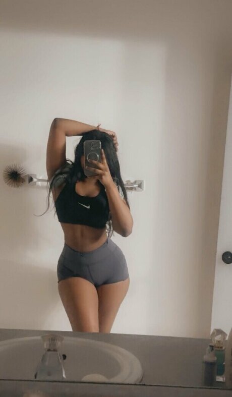 tftuelips nackt kostenlose bild