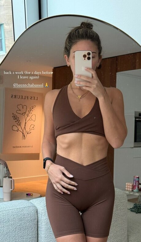 schwester onlyfans nacktheit schöne bild