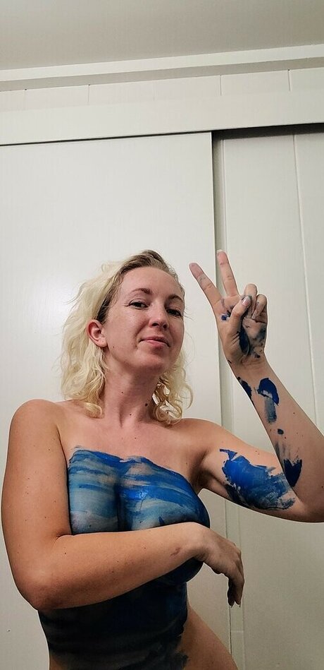 Jeneva From PARiTY hübsche sex bilder