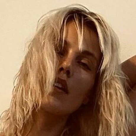 Pamela Tom_ hübsche nacktheit galerie