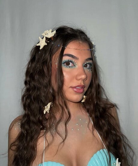 Megmuise nacktheit schöne bild