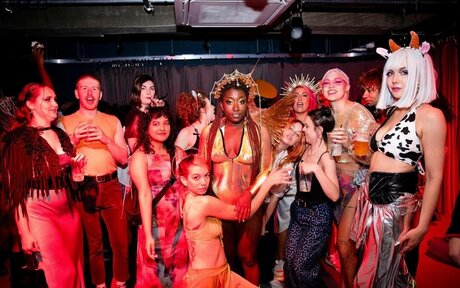 Sophie Duker sexy beste fotos