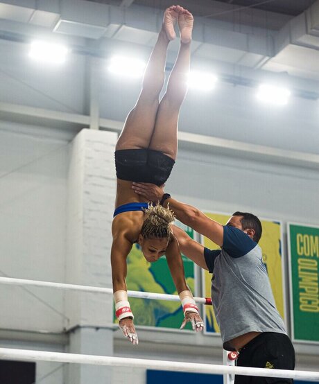 Lorrane Dos Santos model top galerien