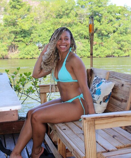 Lorrane Dos Santos perfekte akt bild