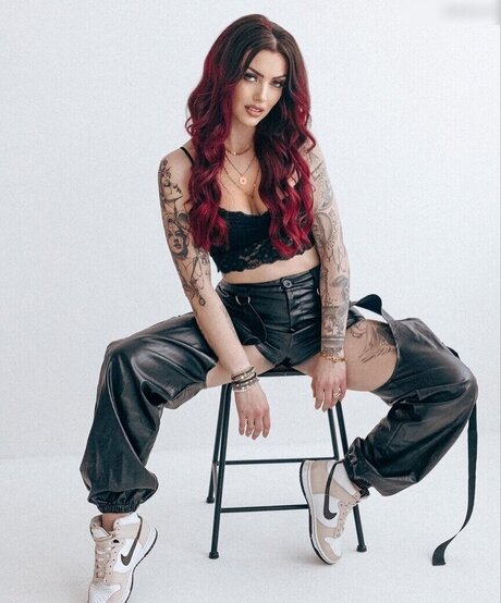 Aline Jost Diraimondo exklusive porno galerie