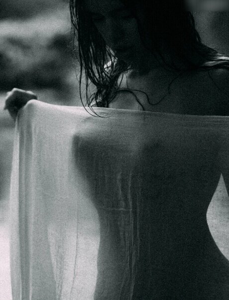 hollaura nacktheit top bilder