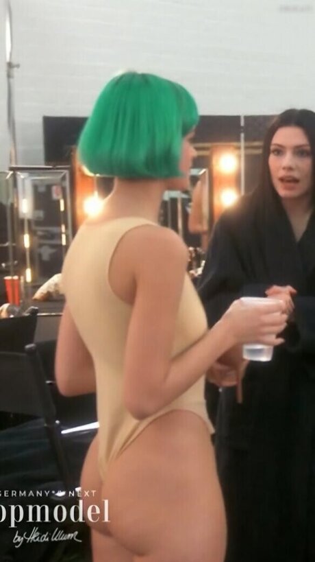 Vanessa Kunz hd heiße galerien