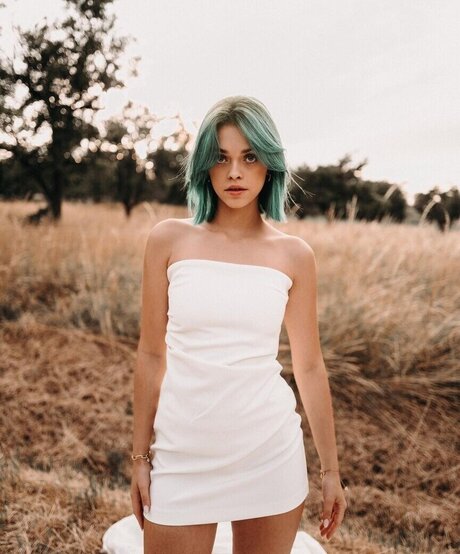 Vanessa Kunz exklusive kunst bilder