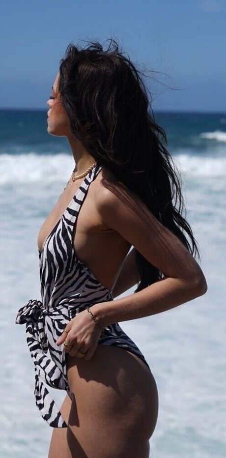 Vanessa Kunz heiße akt galerien