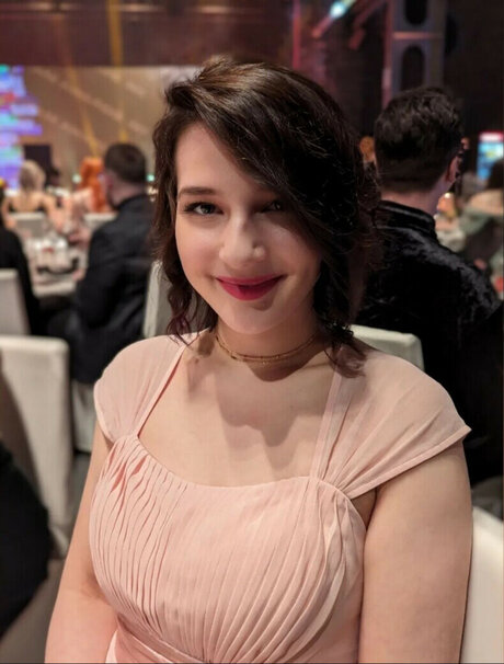 Haselnuuuss porno exklusive galerien