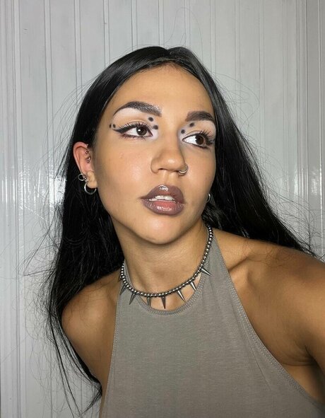 Yashankulova pornografische pornostar fotos