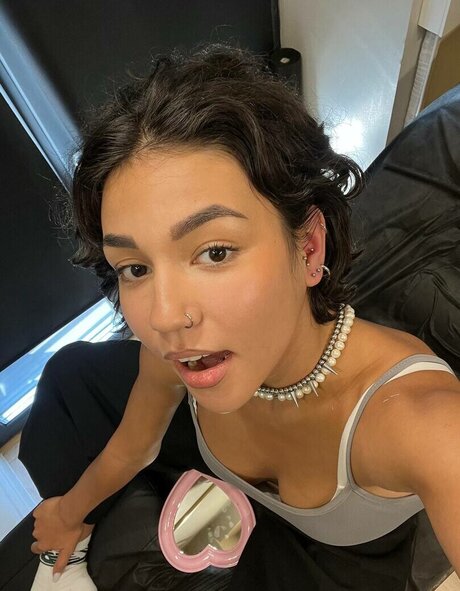 Yashankulova pornografische pornostar archiv