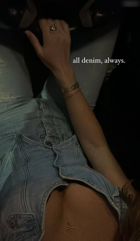 BrieWallz schauspielerin sexy bild