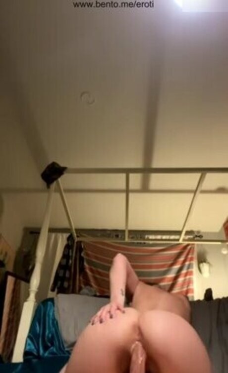 Sky Bri top erotische archiv